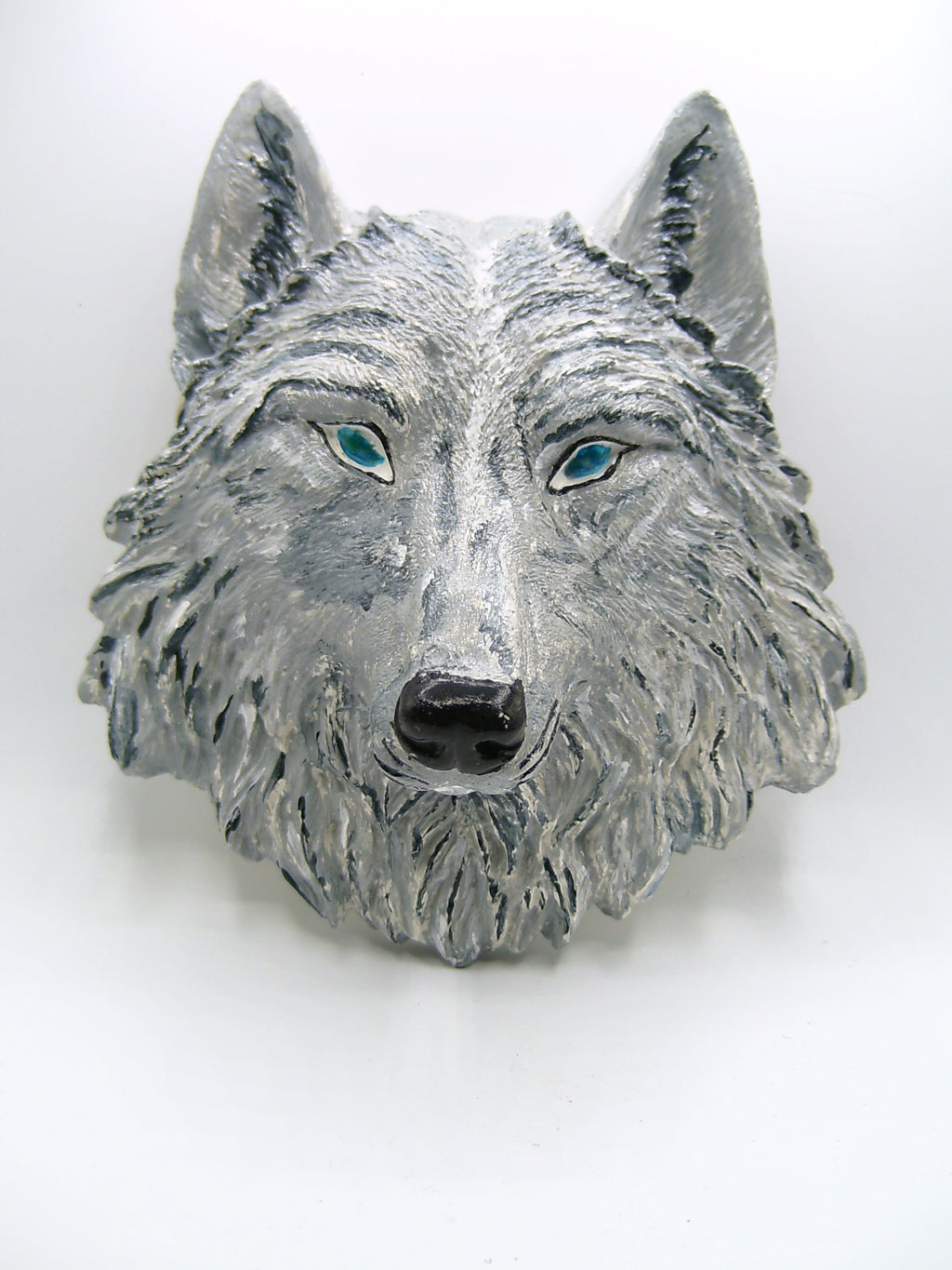 Wolfskopf Gips frontal türkise Augen Silber