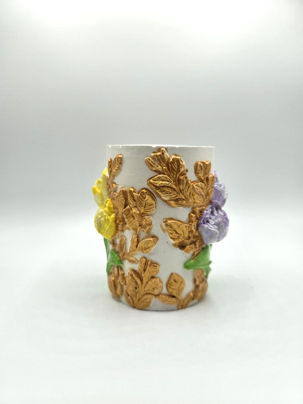 Blumenrelief Dekoobjekt Seite mit Lila und Gelb