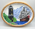 Keramik-Relief "Küste & Dreimaster" – Maritimer Wandteller im Taurahmen
