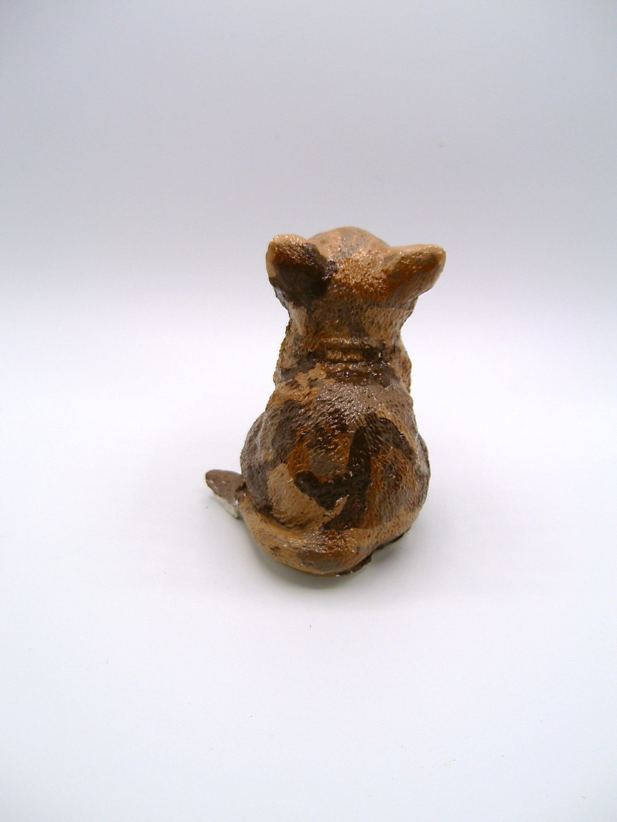 Katzen-Skulptur von hinten