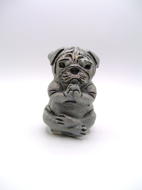 Mops Dekofigur von vorne